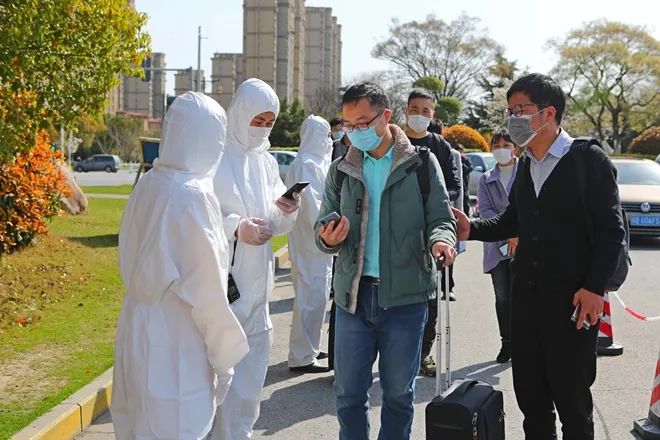 「高校」五地敲定大学开学时间，大批高校月底教师返校！