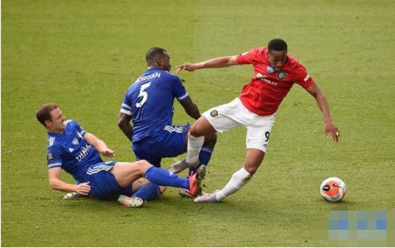 曼联|是什么让曼联从自身最差的12名开始奋起直追,最后拿到第3名?