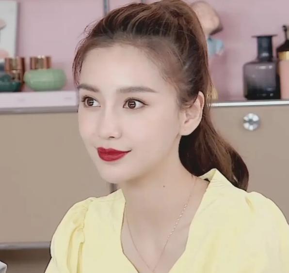 Angelababy|baby直播首秀惨败！被商家吐槽不尊重品牌，大部分时间在玩手机