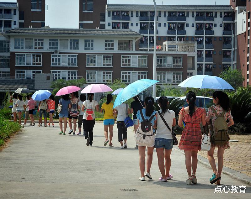 山东省▲国内3所“阴盛阳衰”的大学,男生毕业后,提起母校就害羞