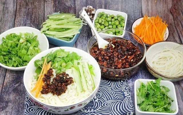 『面条』全国最好吃的10种面，吃过一半的有口福，全吃过的绝对是吃货一枚