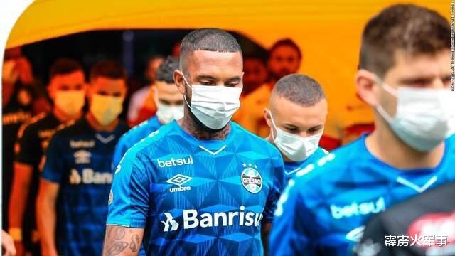 【巴西】这就是亲美下场，总统带队22人访问美国，如今17人被确诊感染