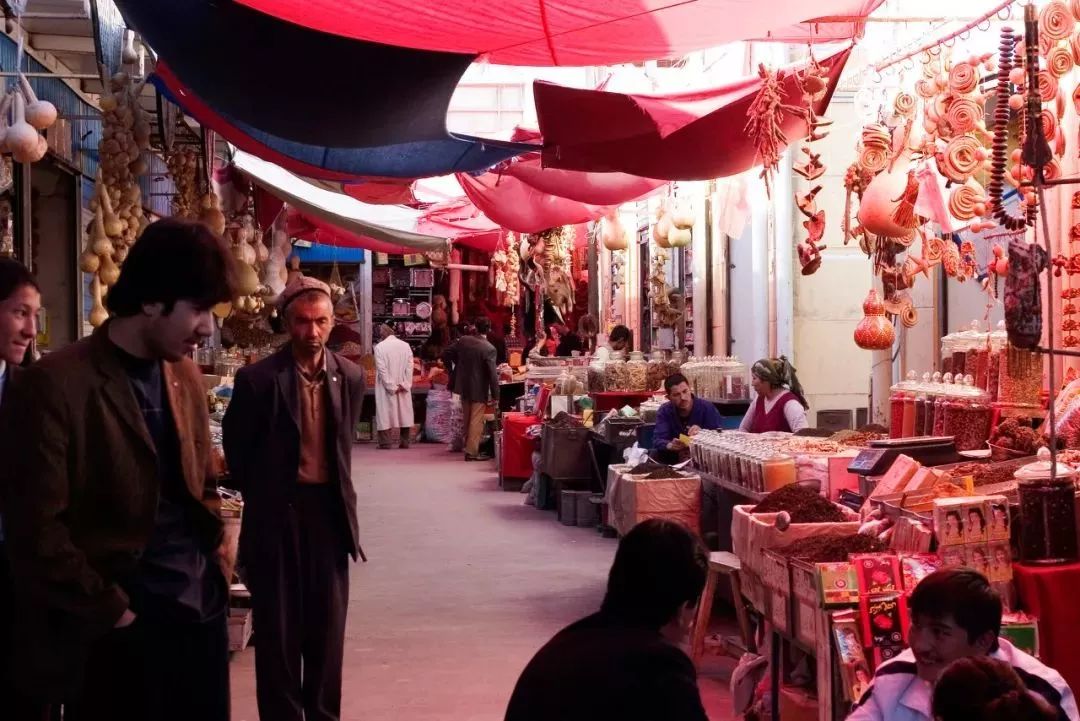 「新疆维吾尔自治区」从新疆出发,中国最长最美公路横空出世,一路顶级风光!