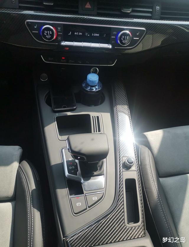 「4s店」全网首提全新奥迪A4！对比同事的C级3系，车主：我必须说真话！