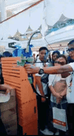 主板|从沙雕程度上来看，估计VR短期之内是很难普及了