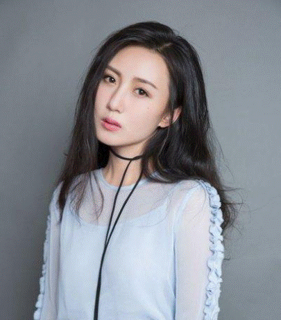 吕丽萍|张丰毅吕丽萍联手，5年都没把儿媳捧红，却被靳东一部剧带火了！