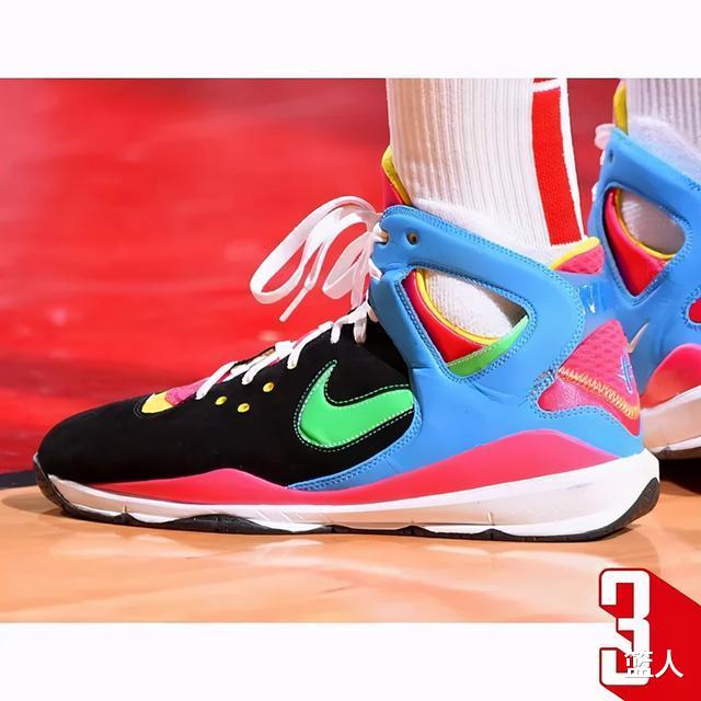 耐克|NBA球员上脚：鞋王塔克赛季十佳球鞋，几双亲友限定太狠了