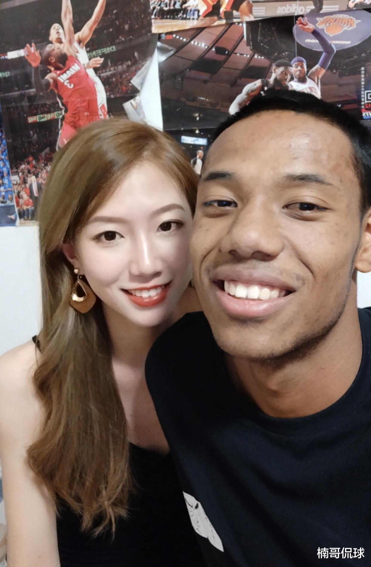 祝铭震|黑人混血国手特招进北大，女友颜值高留学英国，相恋6年很恩爱