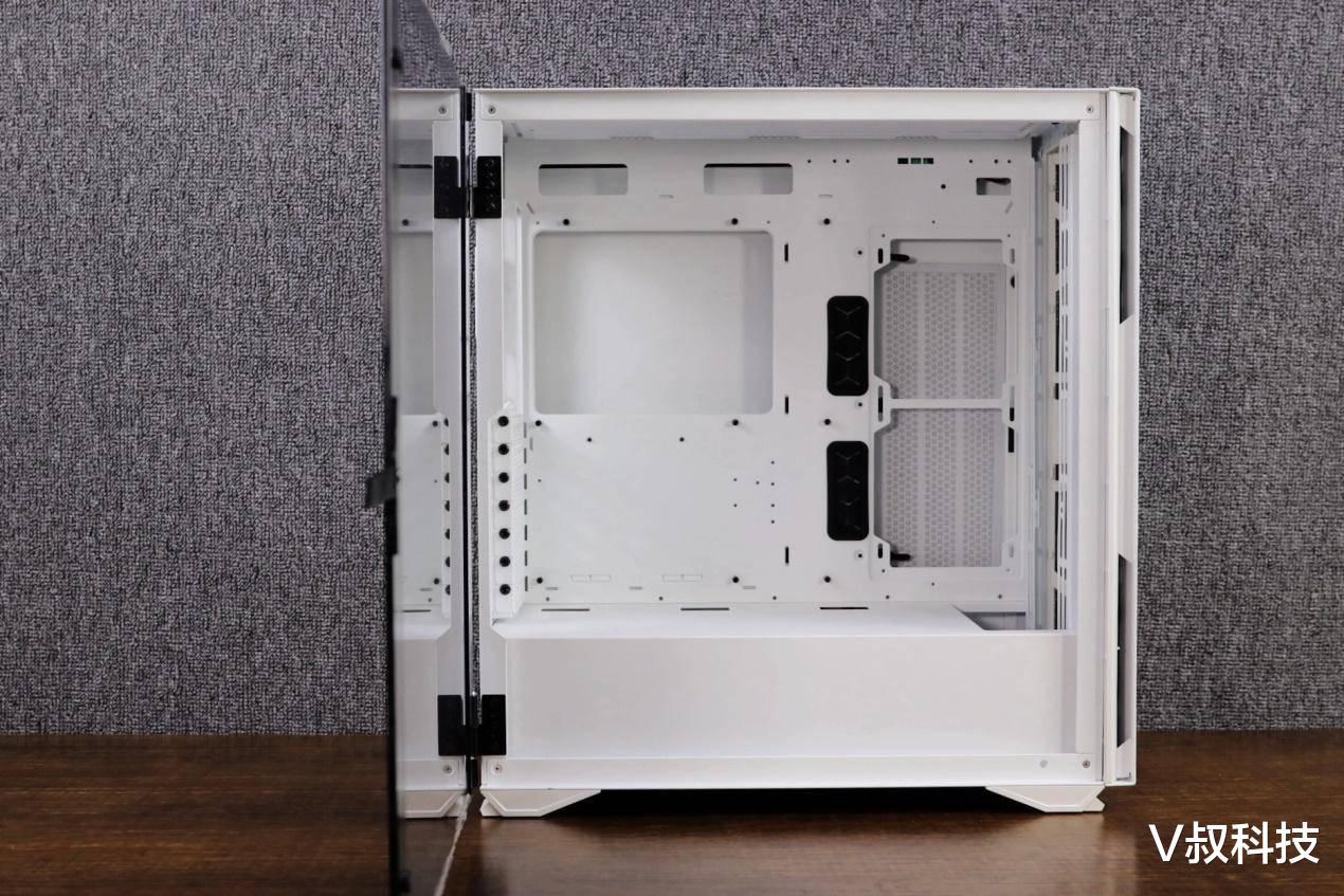 苏宁|适用 “简约型”，十代I7平台整装待发30篇一（机箱篇）