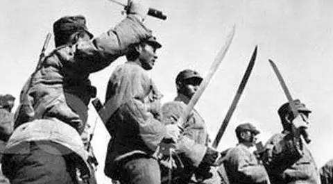 马步芳|马步芳死后，搜刮的宝藏到底藏哪了？2年后，乌鞘岭发现神秘尸体