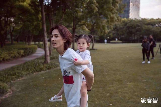 『戚薇』\爸爸为什么不出去工作\戚薇的回答堪称满分,好妈妈胜过好老师