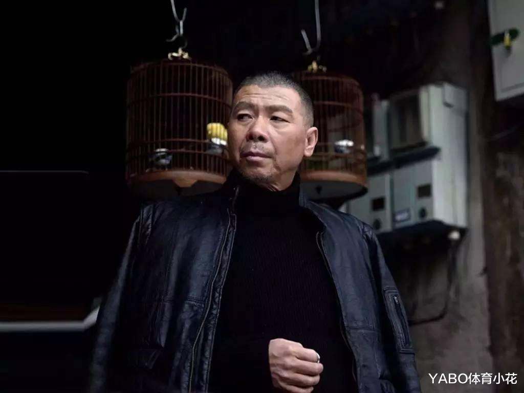 「冯小刚」曾是央视第一美女主持，和冯小刚夜宿8小时被富豪老公抛弃，至今无人敢娶