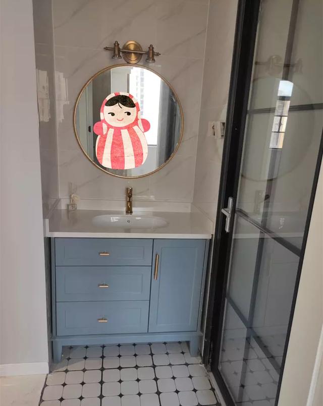 |硬装部分刚做完，朋友都说太白了，沙发一摆立马看出层次感！