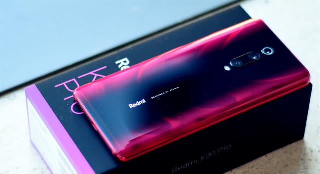 「华为荣耀」买荣耀还是选红米?线下店老板给出的回答很中听,说到我心坎了