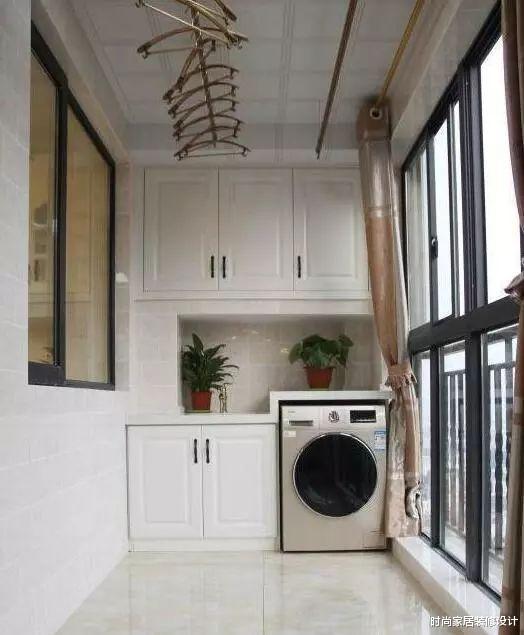 ：洗衣机放厨房、阳台、卫生间哪个地方好，看完才知道放这里好！