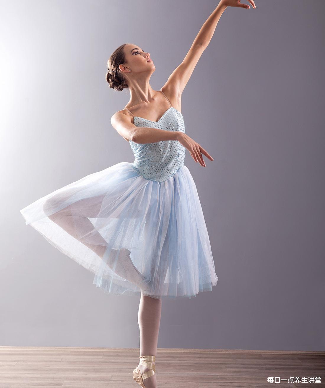 「海豚」每天坚持在睡觉之前靠墙抬腿，这四个“好处”可能会不请自来！