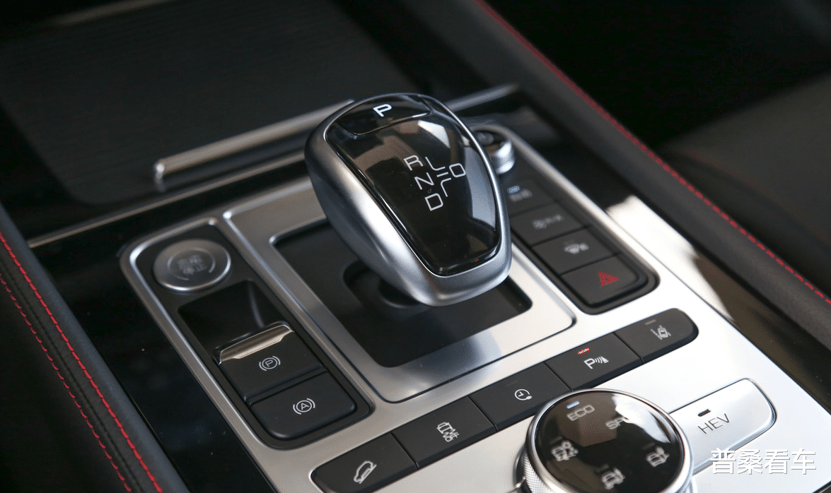 「大众汽车」国人没捧就凉了！气场超途昂，提速4.5s才23.84W，可惜这百万实力