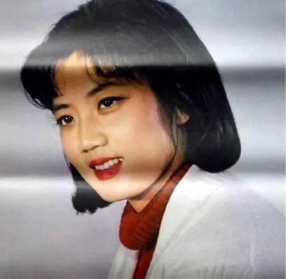 #李秀明#李秀明：从双料影后到无戏可拍最后沦落到卖薯片维生，如今怎样了