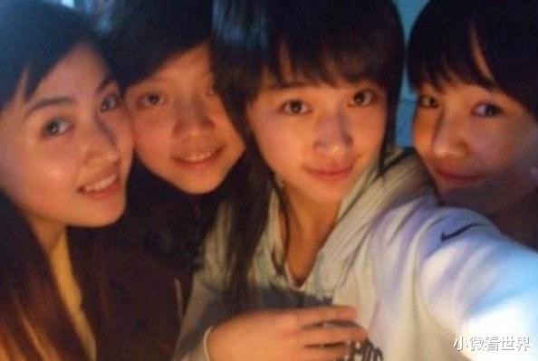 郑爽|郑爽大学宿舍有4人，三人都混成一线演员，唯独她剧红人不红