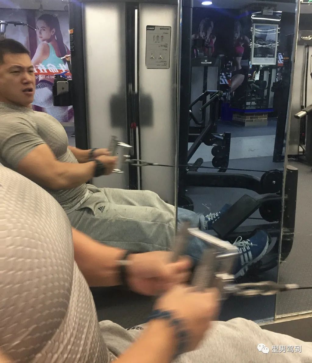 「健身教练」山东健身教练因太大而遭嫌弃，网友：我要我要！