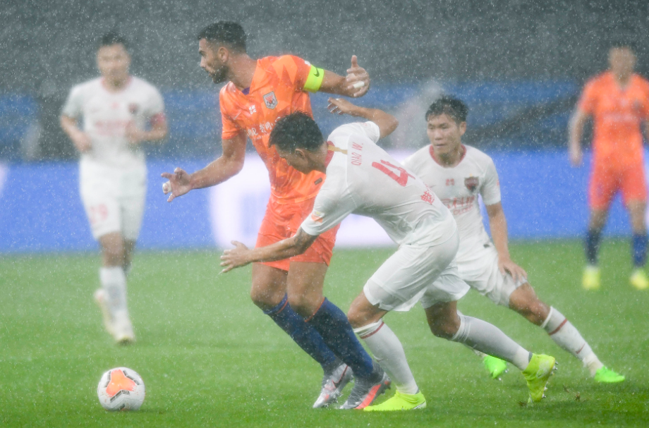 山东鲁能|鲁能争4关键战，官方4个字亮出态度，7名球员成海报主角，10号C位