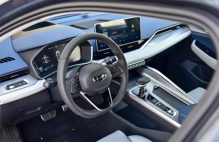 吉利汽车|这才是吉利的“拳头产品”，长近4米8，比思域更快，下半年就上市