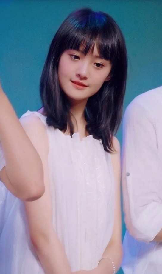 郑爽|不“作”的郑爽到底有多好看,当她穿上束腰裙,粉丝都崩溃了