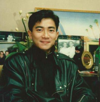 陈百强|就在和张国荣于迪厅“大打出手”后，陈百强昏迷在家，17月后死亡