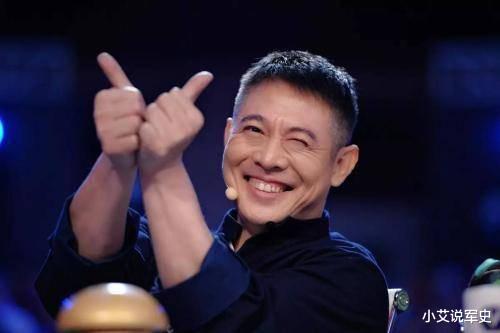 #大屠杀#日本记者逼问:南京大屠杀30万人,你们数了吗?李连杰一句话霸气回怼