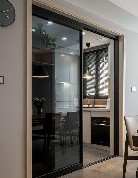 「」老婆非要在餐厅打一排柜子，装修完太好用了，朋友圈都转发疯了！