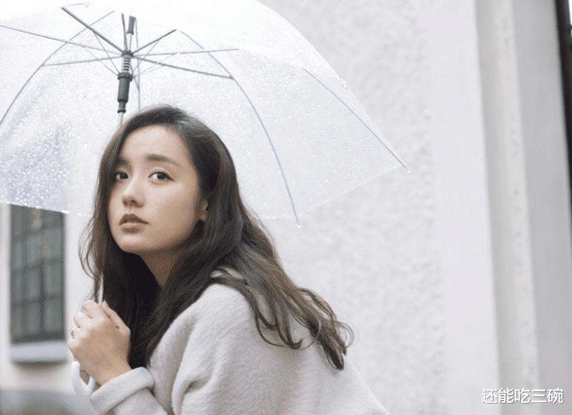 唐嫣|胡歌带她入行,唐嫣将她带火,不少人都想娶她,今36岁美到犯规