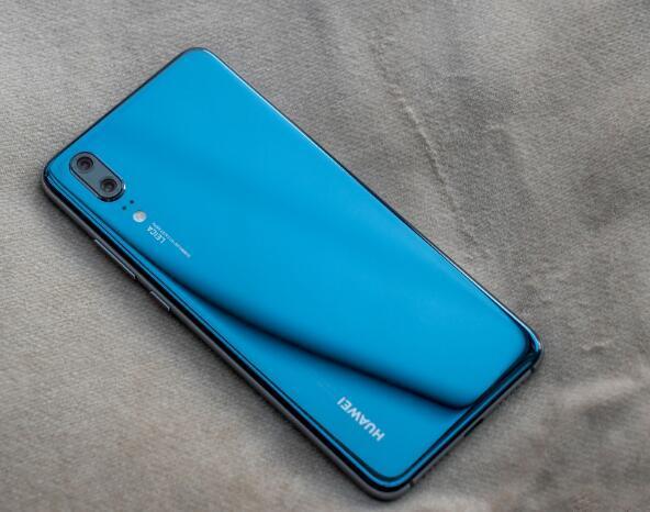 华为p20|华为旗舰彻底沦为千元机,从4988元跌至1649元,是否还值得入手!