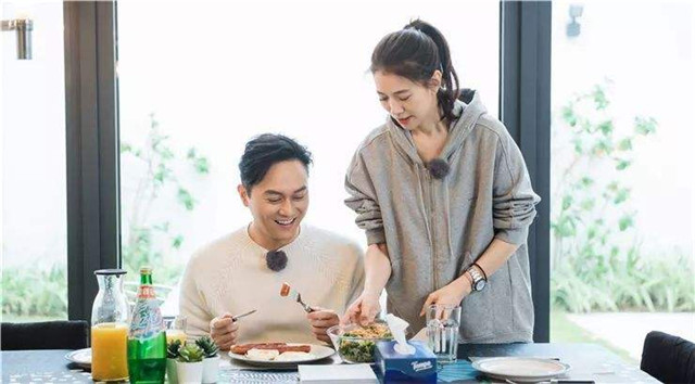 你不给小叔买房，你忍心看着他妻离子散吗？那我呢？