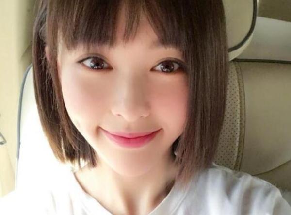 「唐嫣」唐嫣产后生活遭曝光，在家带娃赚钱两不误，产假过得十分充实精彩