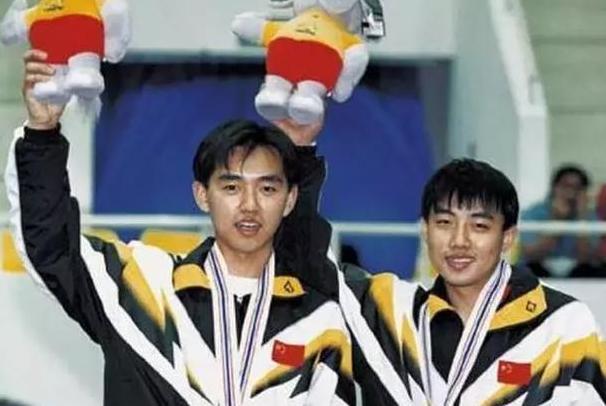 孔令辉▲“报应”来了!他用权谋逼刘国梁孔令辉退役,今贪污1.4亿被下台