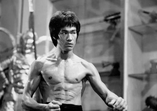 范冰冰|当年承诺赶超李小龙的3岁日本男孩，每天坚持训练2小时，如今怎样