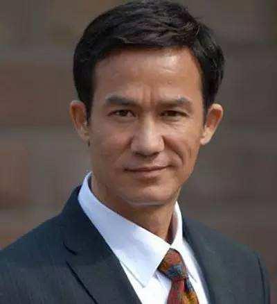 张铁林■曾与张铁林同居,后嫁大23岁演员影帝,如今38岁的她成为人生赢家