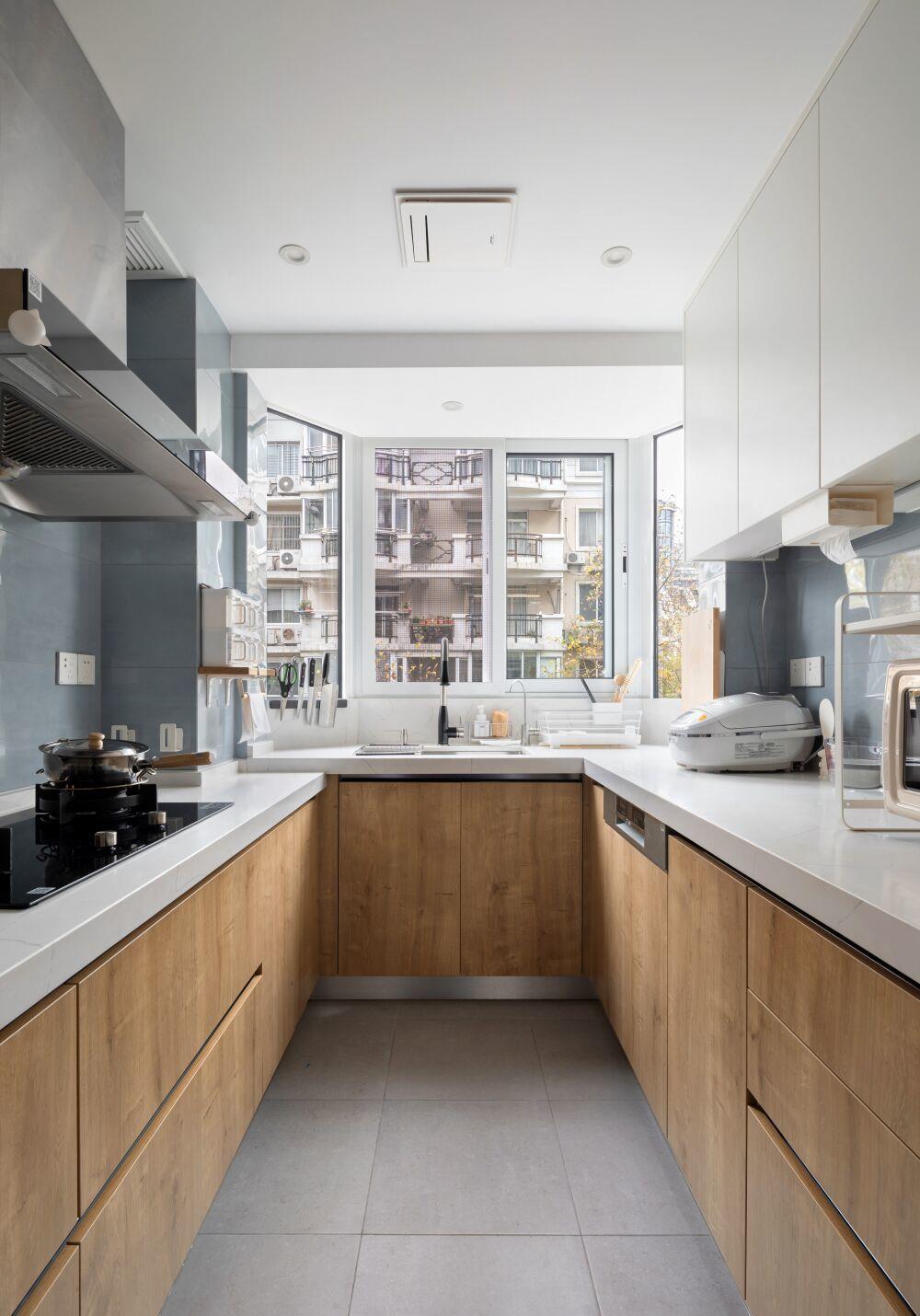 |她家107㎡，中西厨抽拉柜，阳台一点不浪费，好的装修会“呼吸”