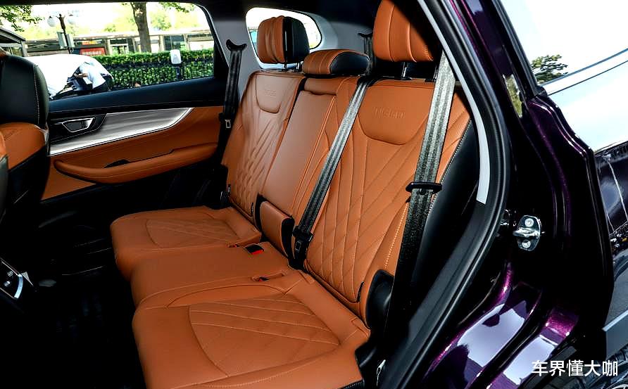 奇瑞瑞虎|吉利豪越VS瑞虎8plus！同是7座SUV，谁更值得入手？