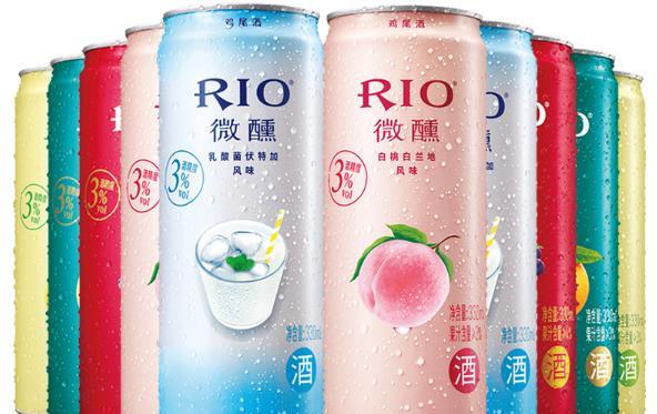 |饮料界的“黑马”，国产品牌包装成“洋货”，一个月卖出3亿