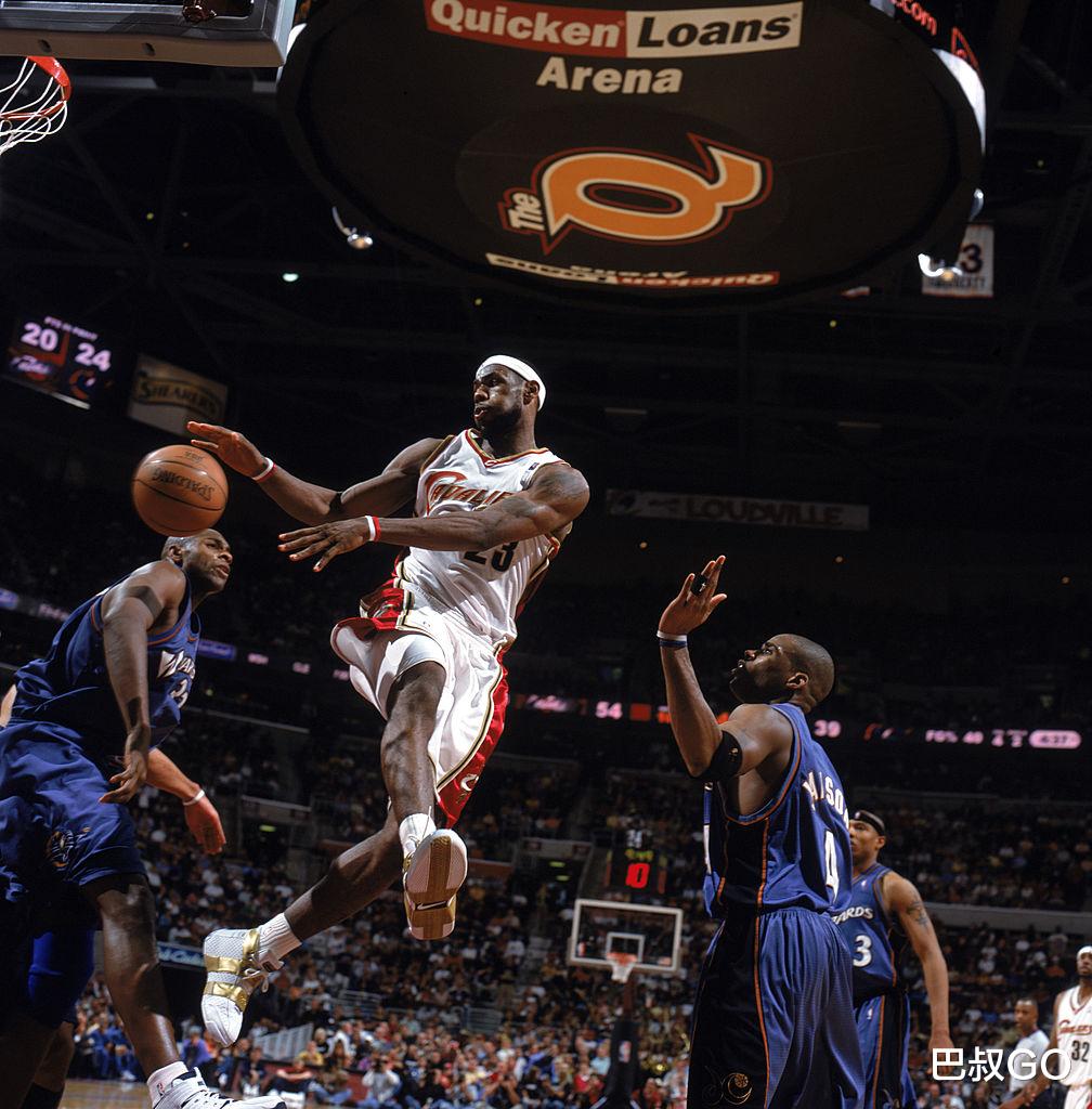 【勒布朗·詹姆斯】21岁啊!季后赛48分钟32+11+11,都说塔图姆很强,要是和他比呢?