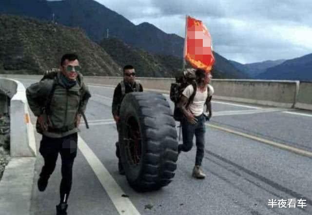 「川藏公路」川藏线上滚轮胎，成功一次能买辆路虎，小伙儿坚持三天就走不下去