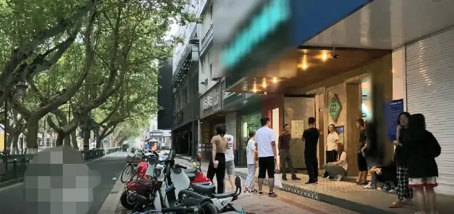 2男1女在主题酒店内身亡