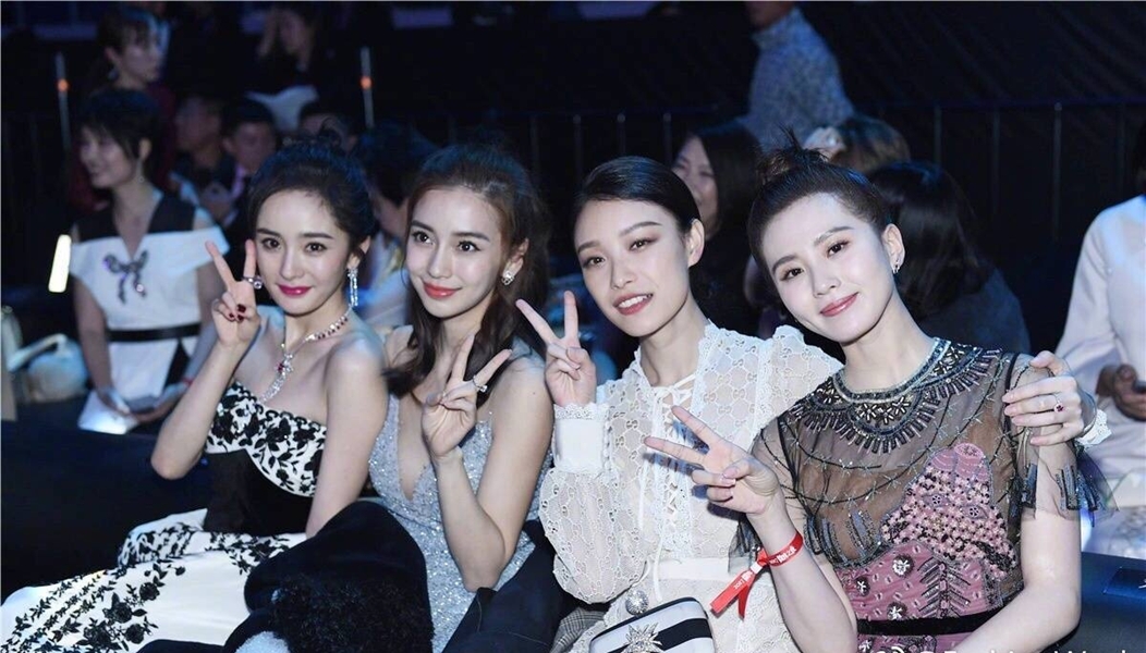 迪丽热巴|唐嫣的接班人是陈钰琪，杨幂的接班人却不是迪丽热巴，竟然是她