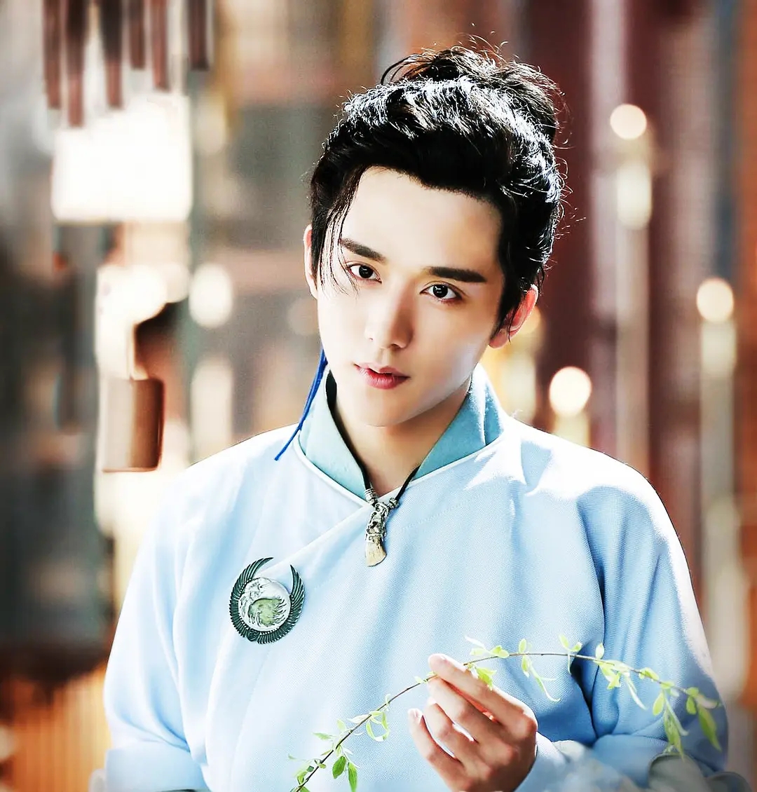 『张新成』《仙剑4》6位演员背景分析 张新成彭小苒是主角，肖战虞书欣其次？