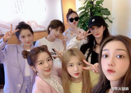 小姐姐|脸上有这三个特征的女生，“扎发”比“披发”好看，并非完全看脸