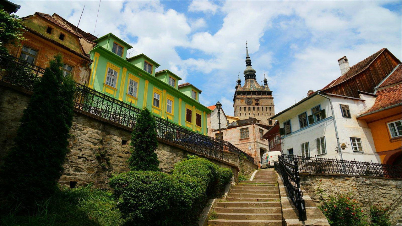 【】千里外的欧洲国家 ，无偿赠送中国三件先进武器， 助解放军进步20年！