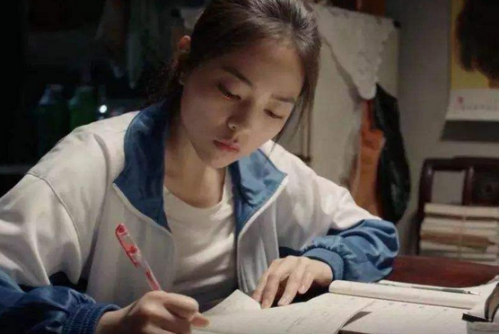 王芳|两个女儿，一个九年没回娘家，一个六年没回，原因是“回不起”