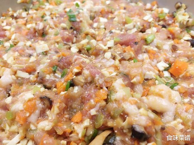 『猪肉』饭店怎样给肉馅去腥？厨师长告诉你，放料酒是大忌，可别再搞错了