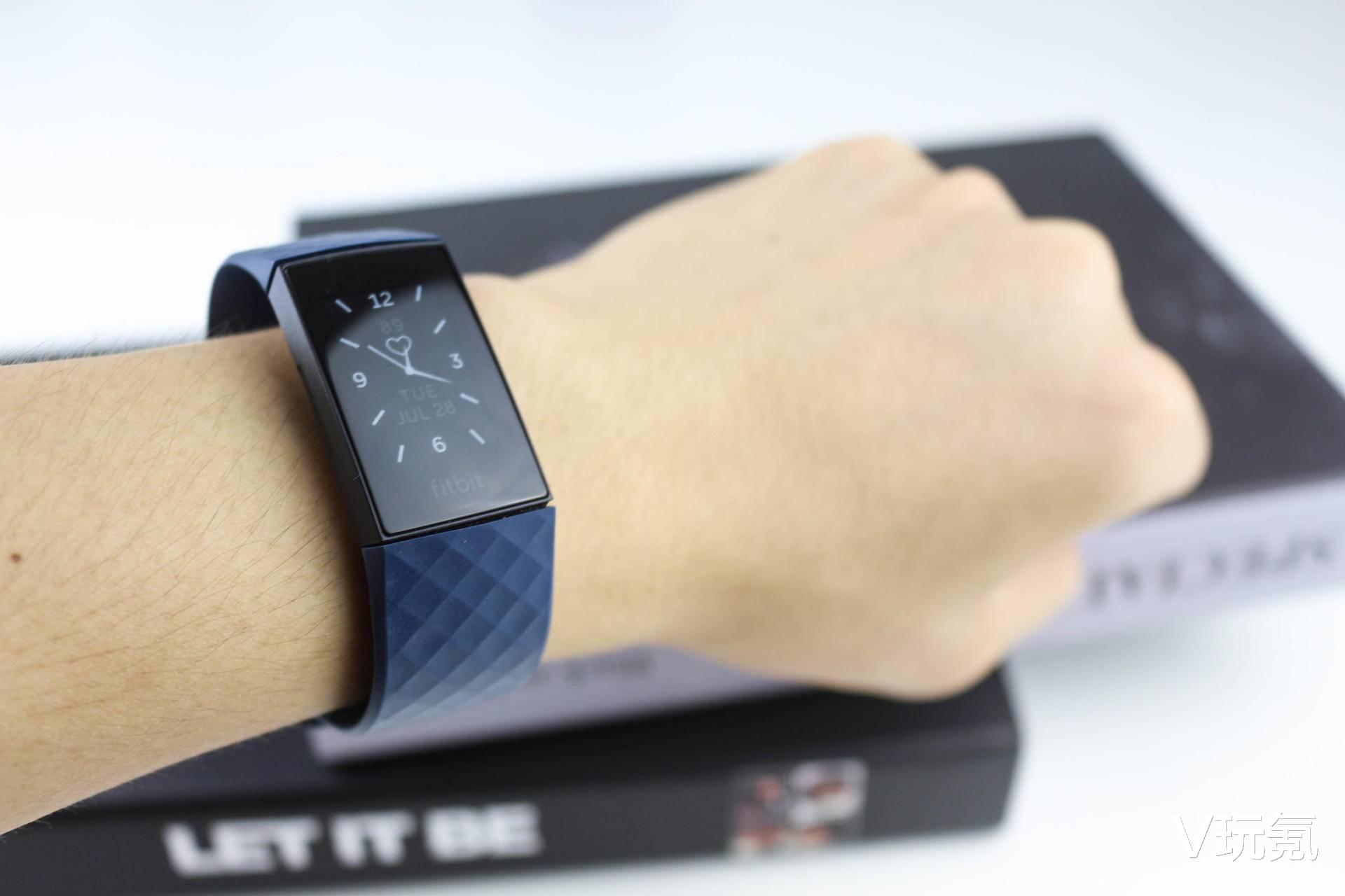 Fitbit|售价过千的智能手环强在哪?Fitbit Charge 4告诉你:这就叫专业